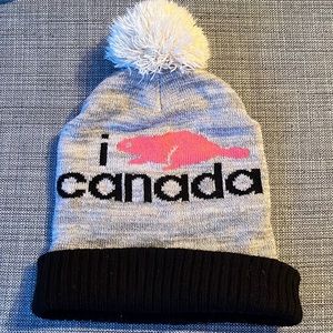 Roots I ❤️ Canada Toque